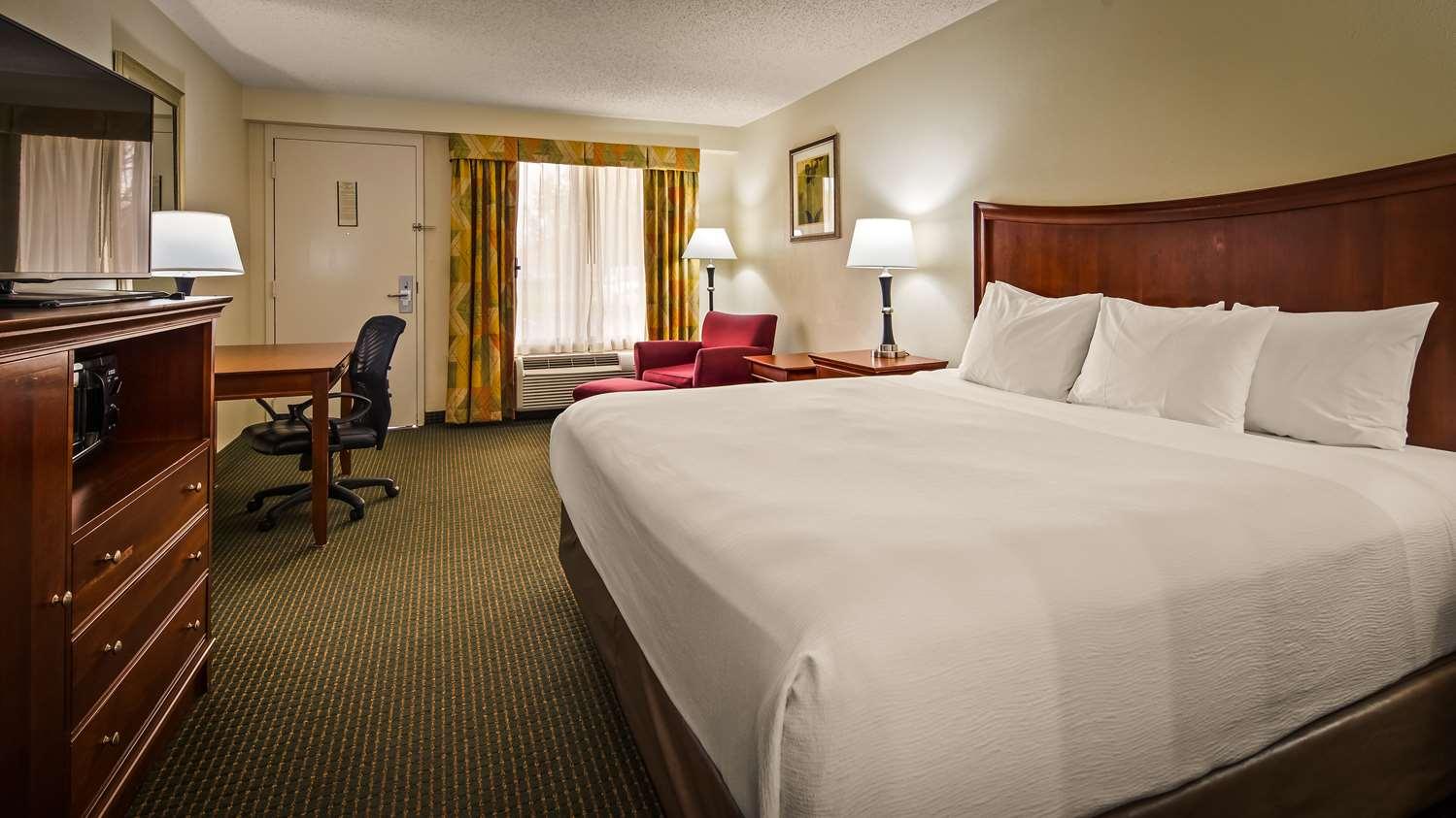Best Western Inn & Suites Монро Екстериор снимка