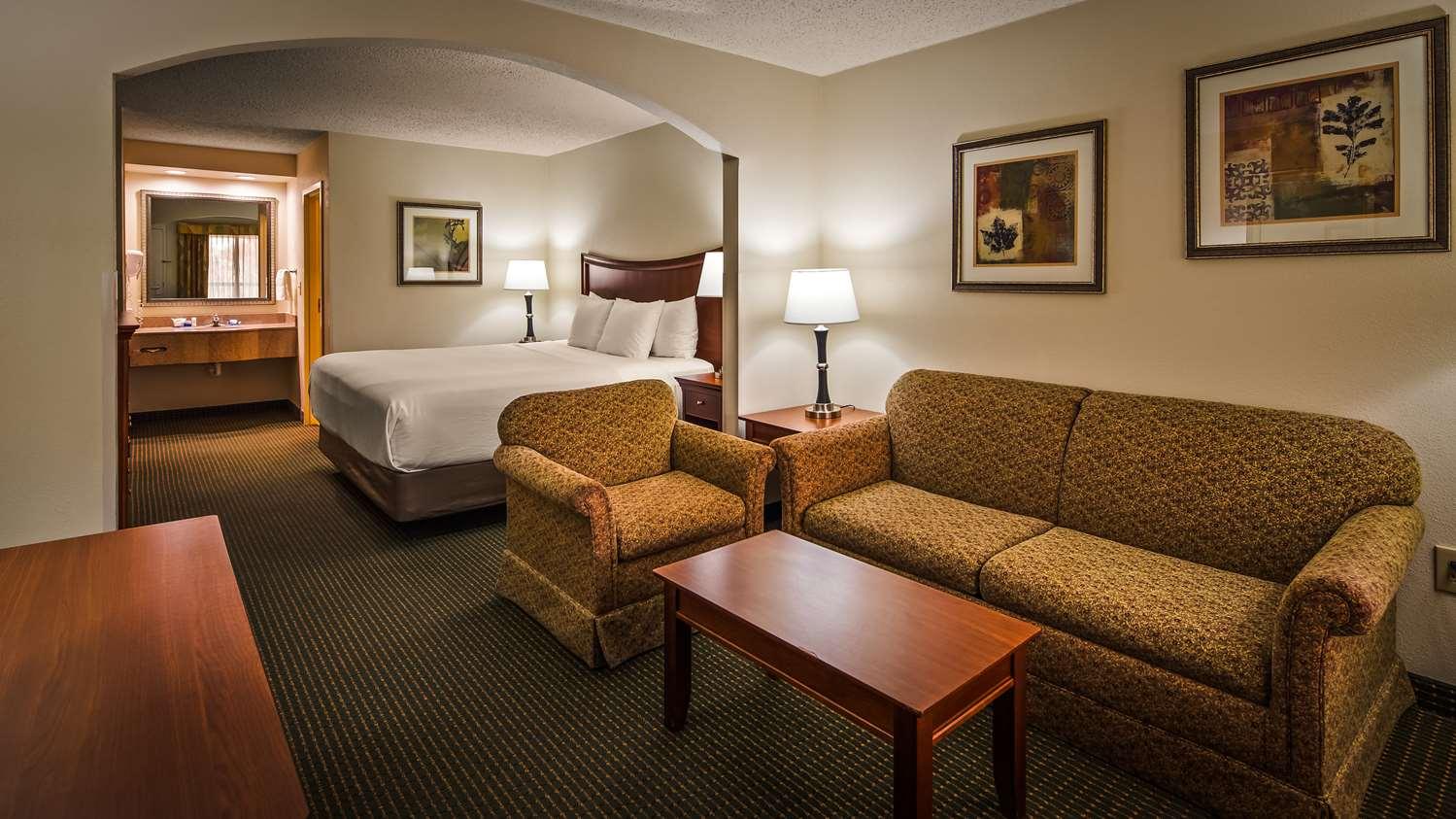 Best Western Inn & Suites Монро Екстериор снимка