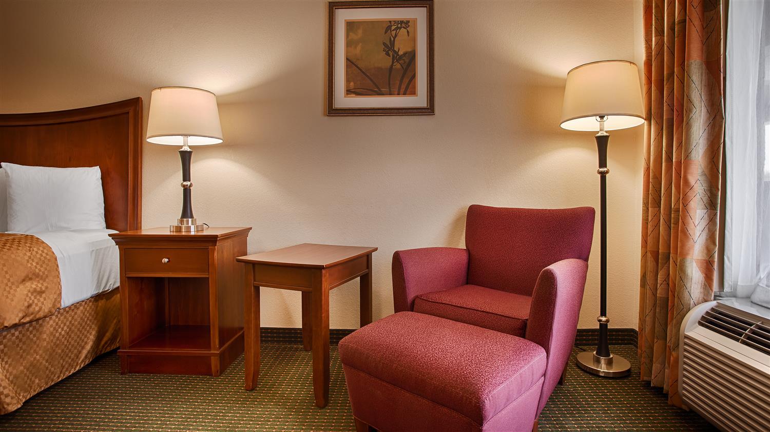 Best Western Inn & Suites Монро Екстериор снимка