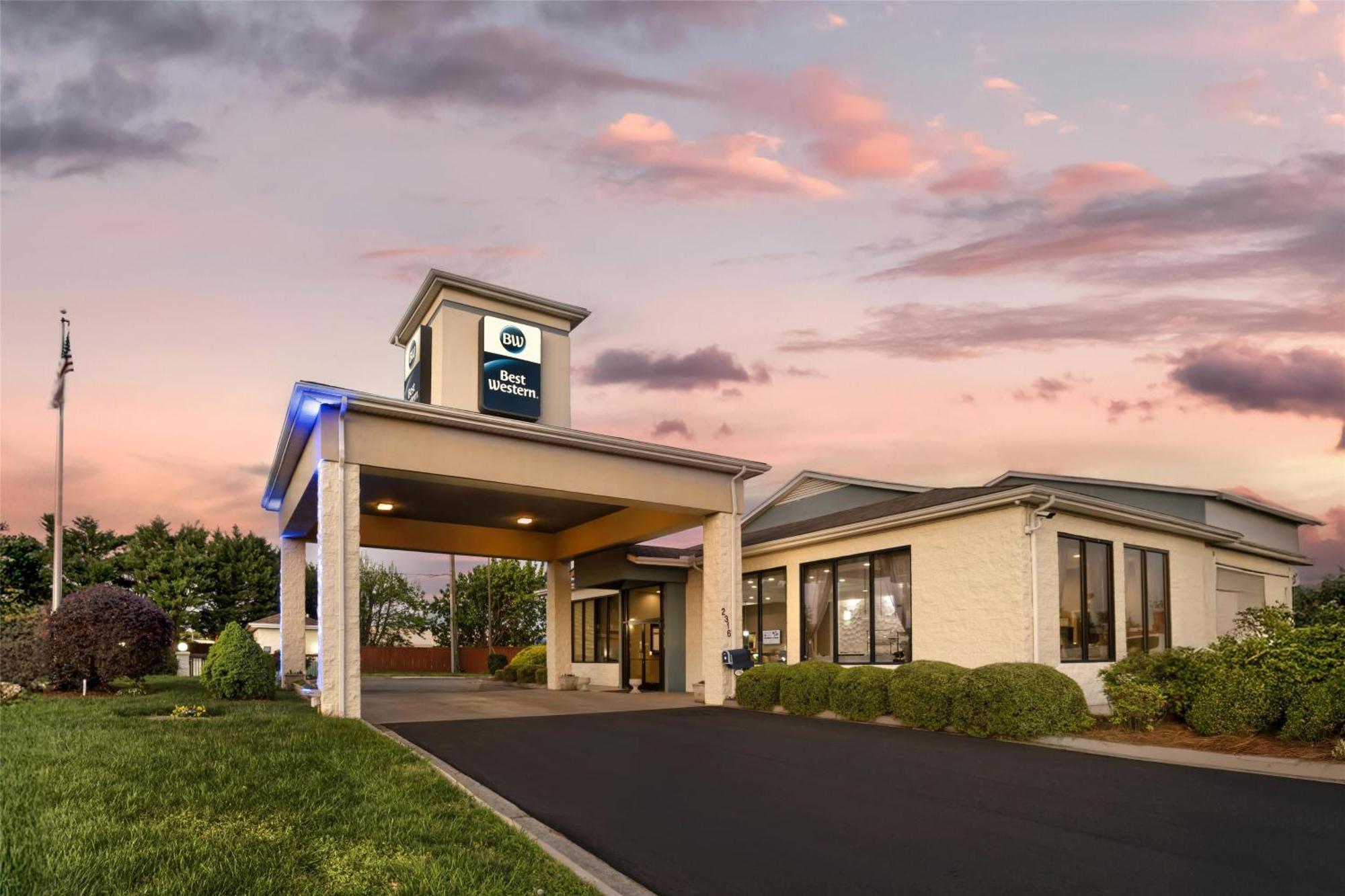 Best Western Inn & Suites Монро Екстериор снимка