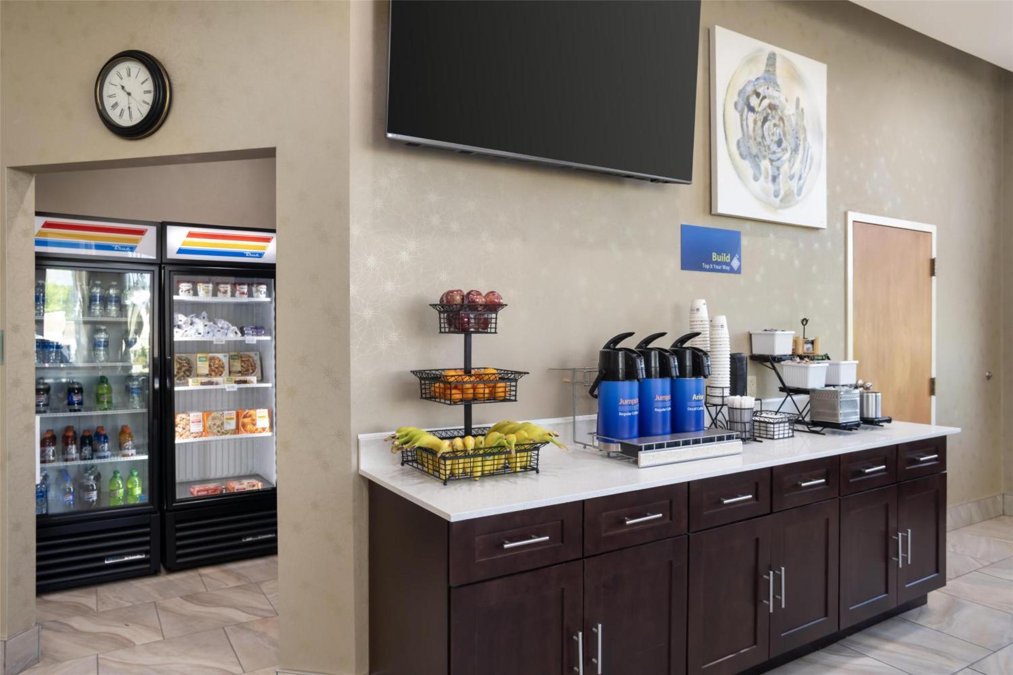 Best Western Inn & Suites Монро Екстериор снимка