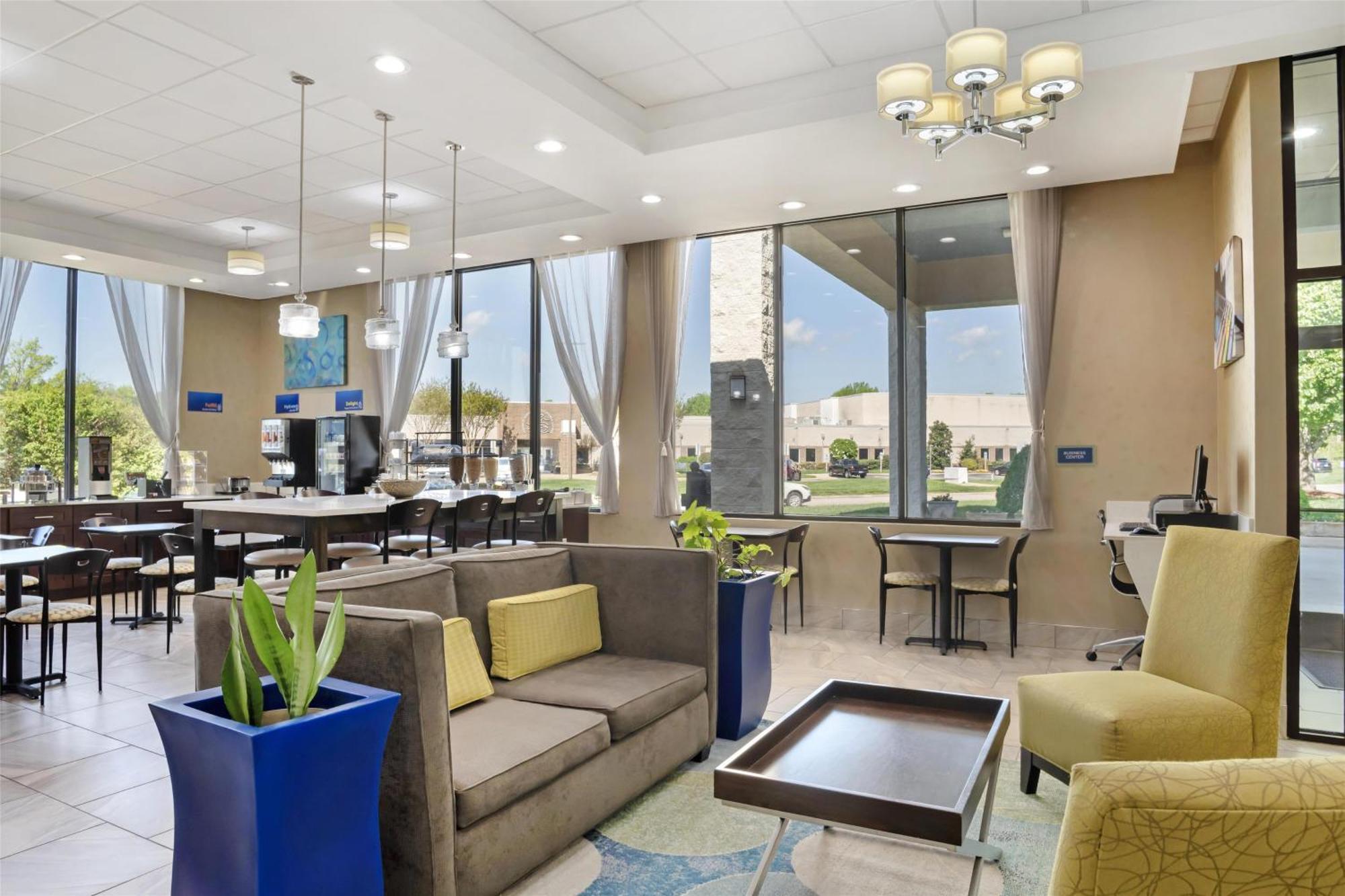 Best Western Inn & Suites Монро Екстериор снимка