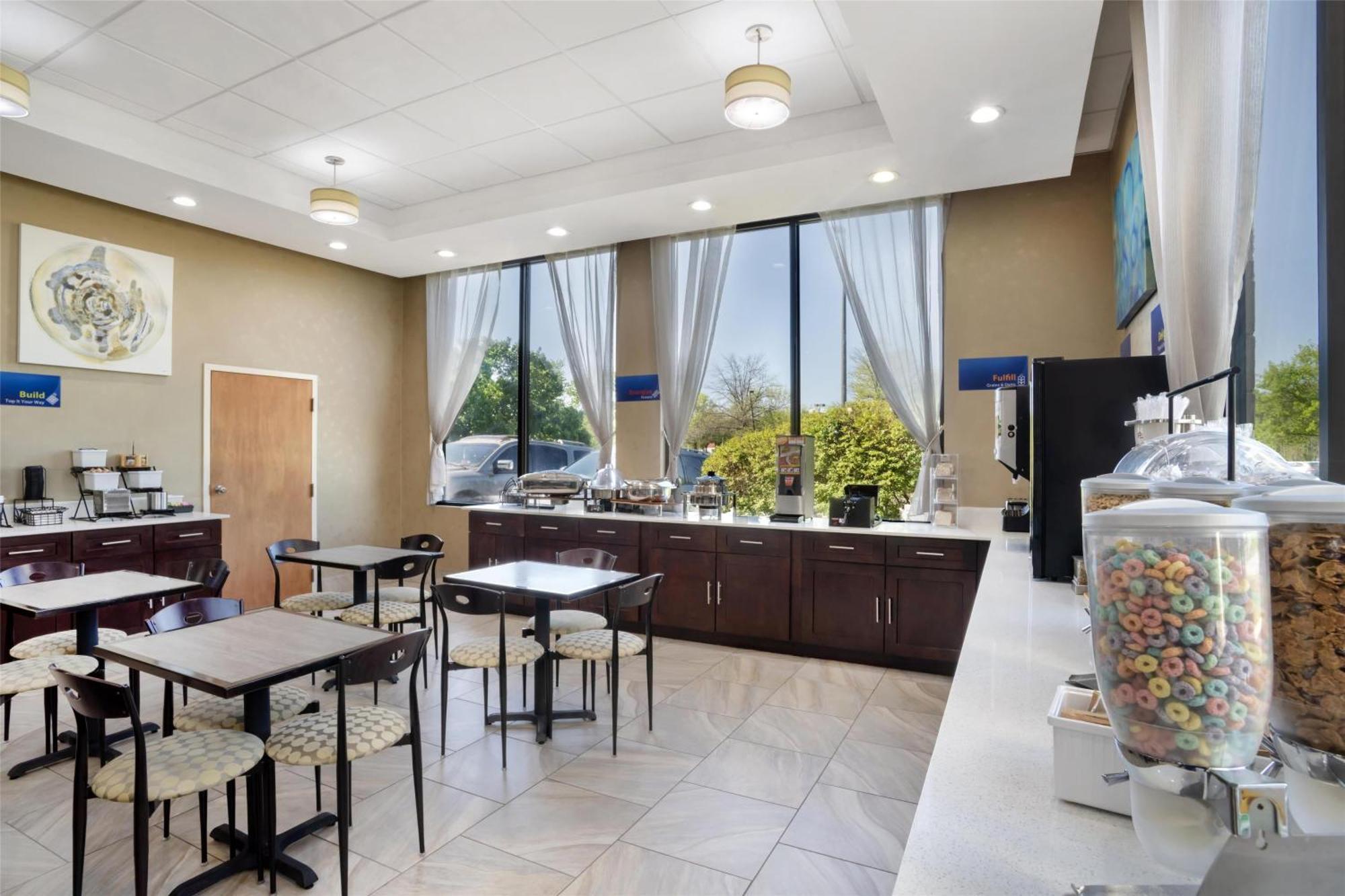 Best Western Inn & Suites Монро Екстериор снимка