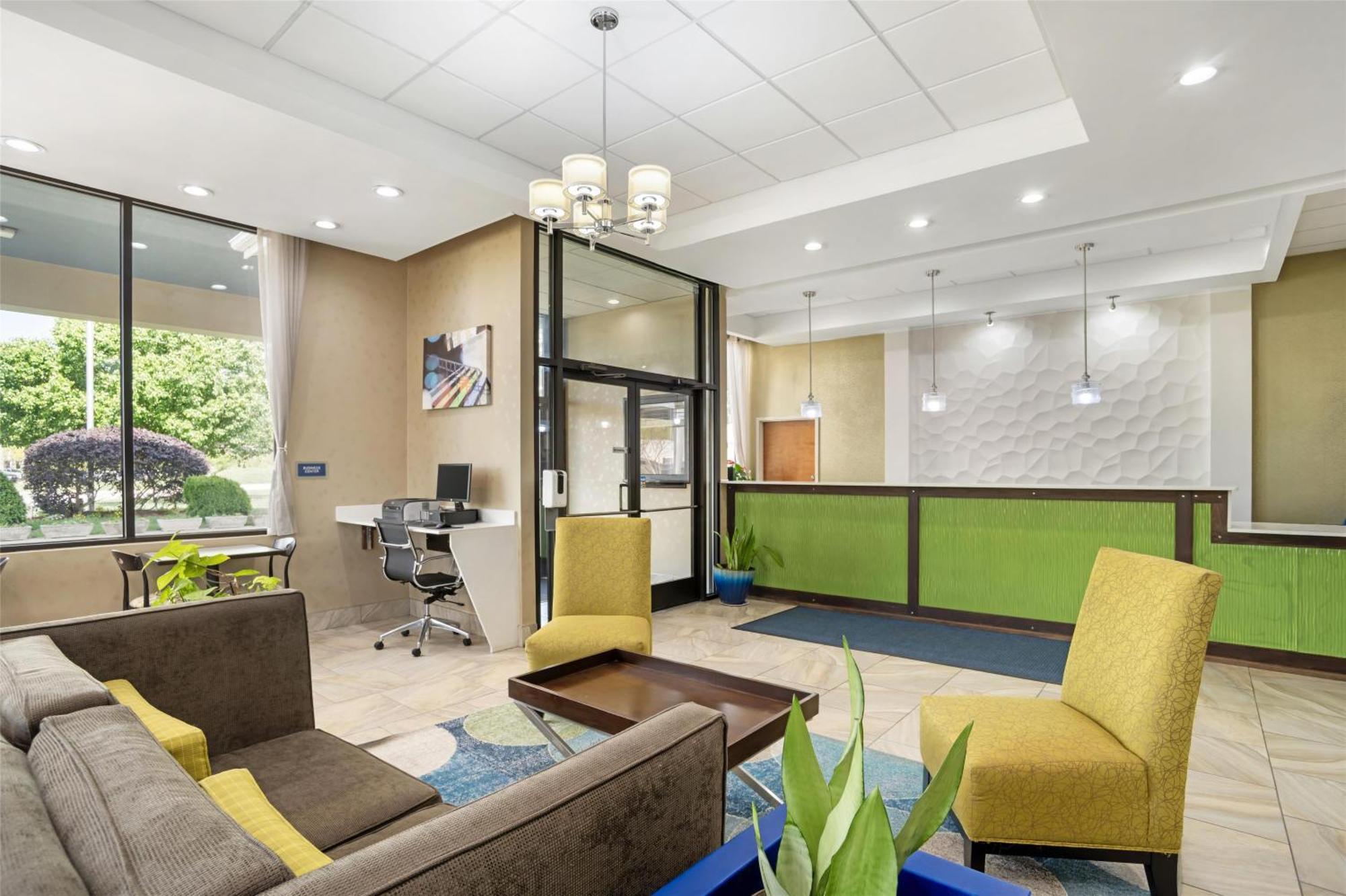 Best Western Inn & Suites Монро Екстериор снимка