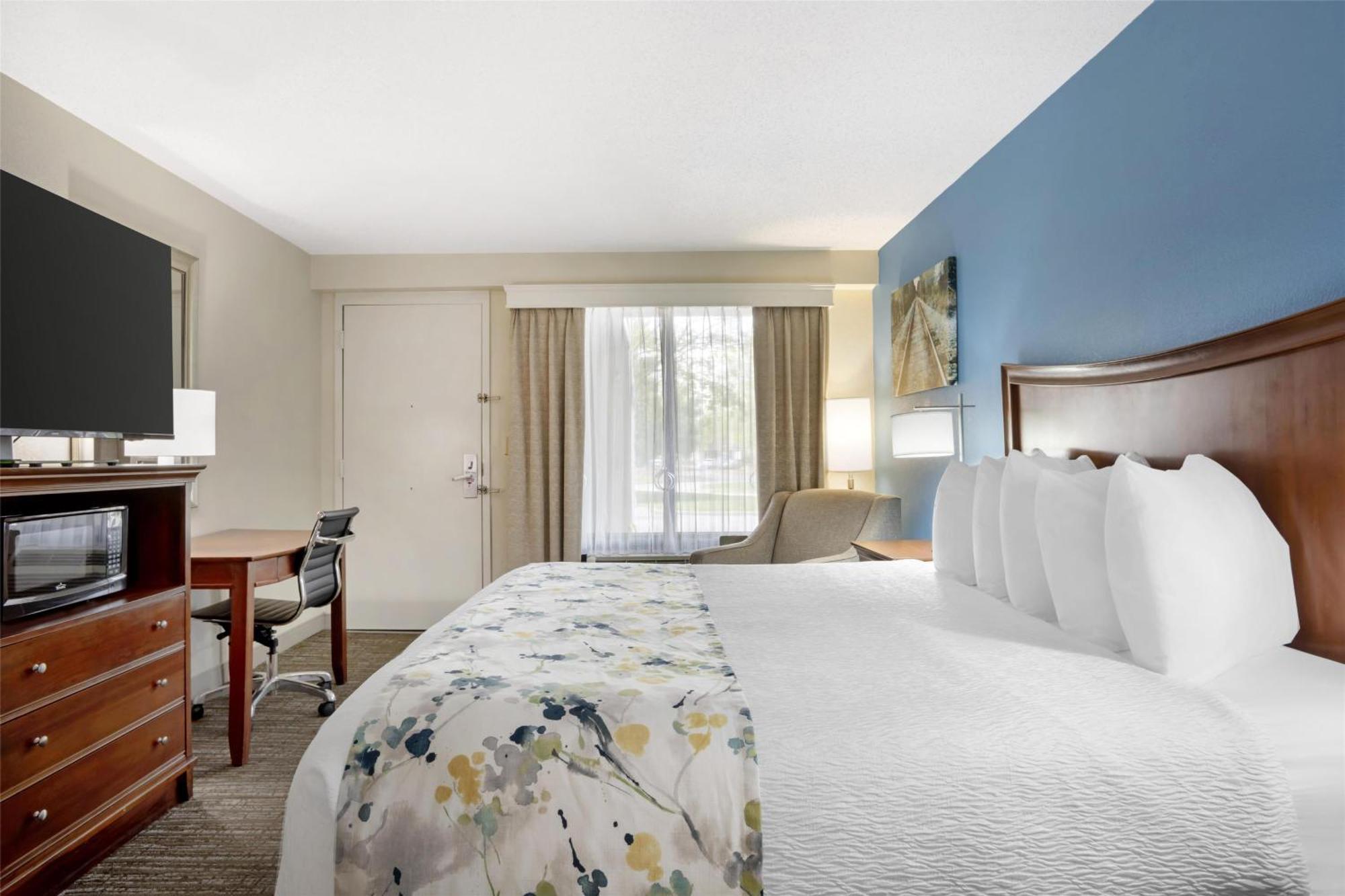 Best Western Inn & Suites Монро Екстериор снимка