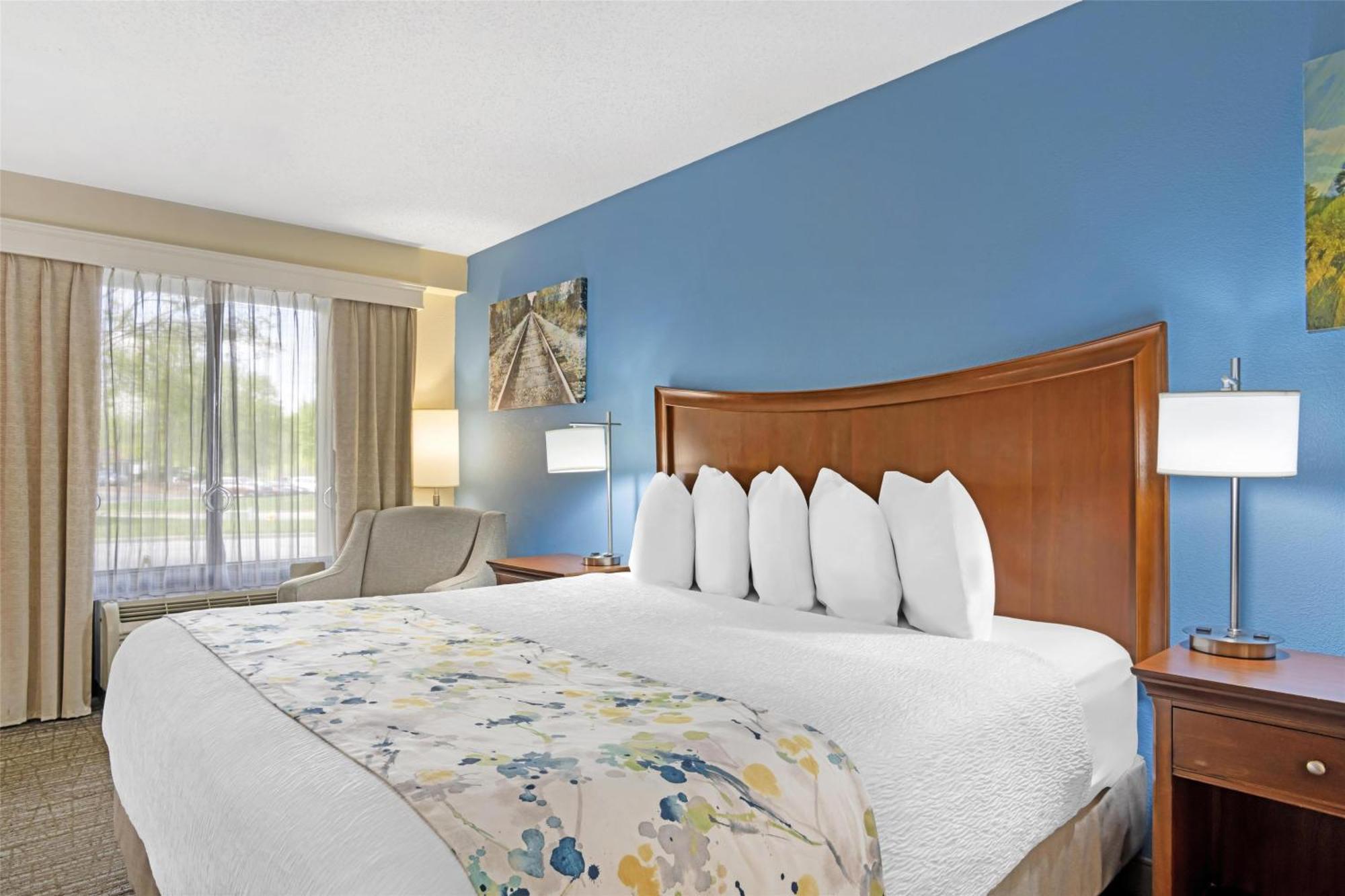 Best Western Inn & Suites Монро Екстериор снимка