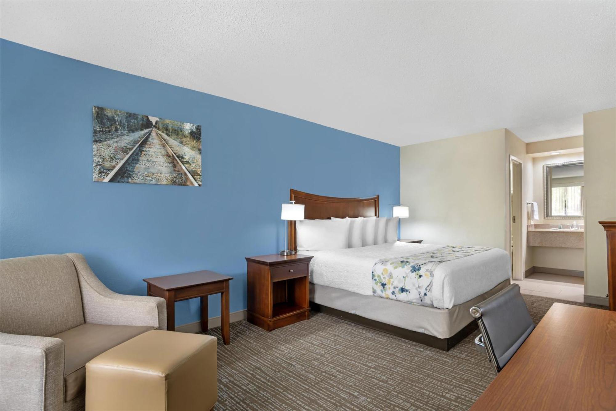 Best Western Inn & Suites Монро Екстериор снимка