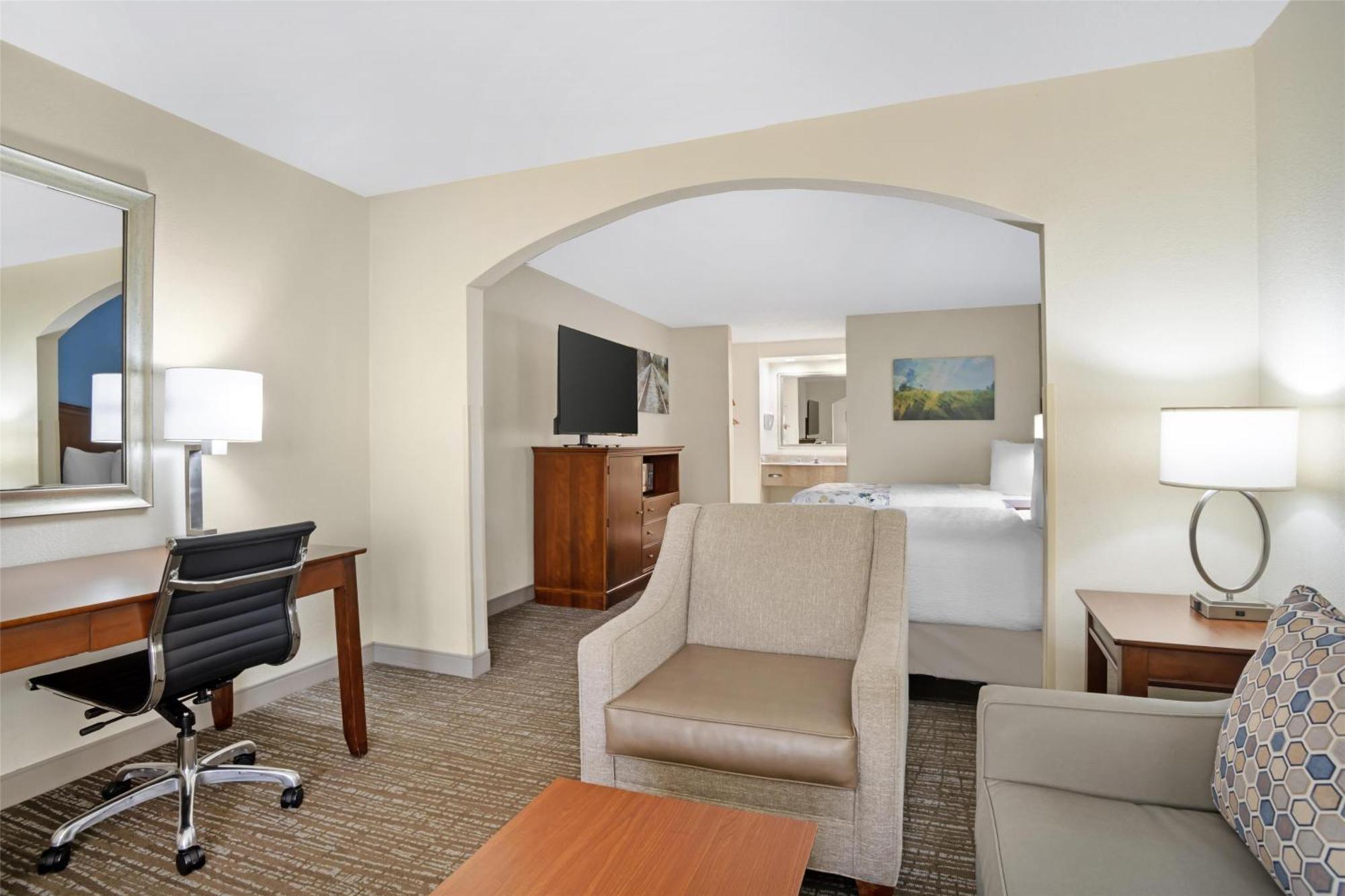 Best Western Inn & Suites Монро Екстериор снимка