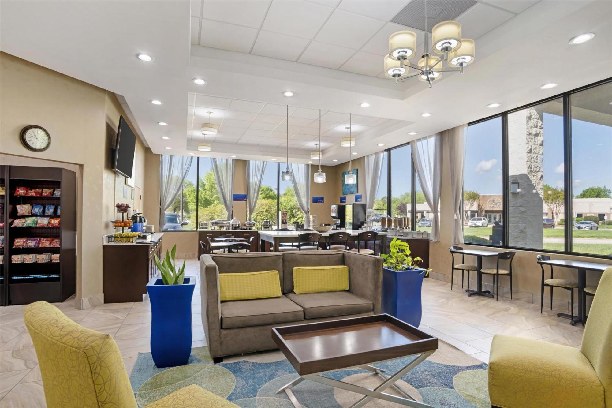 Best Western Inn & Suites Монро Екстериор снимка