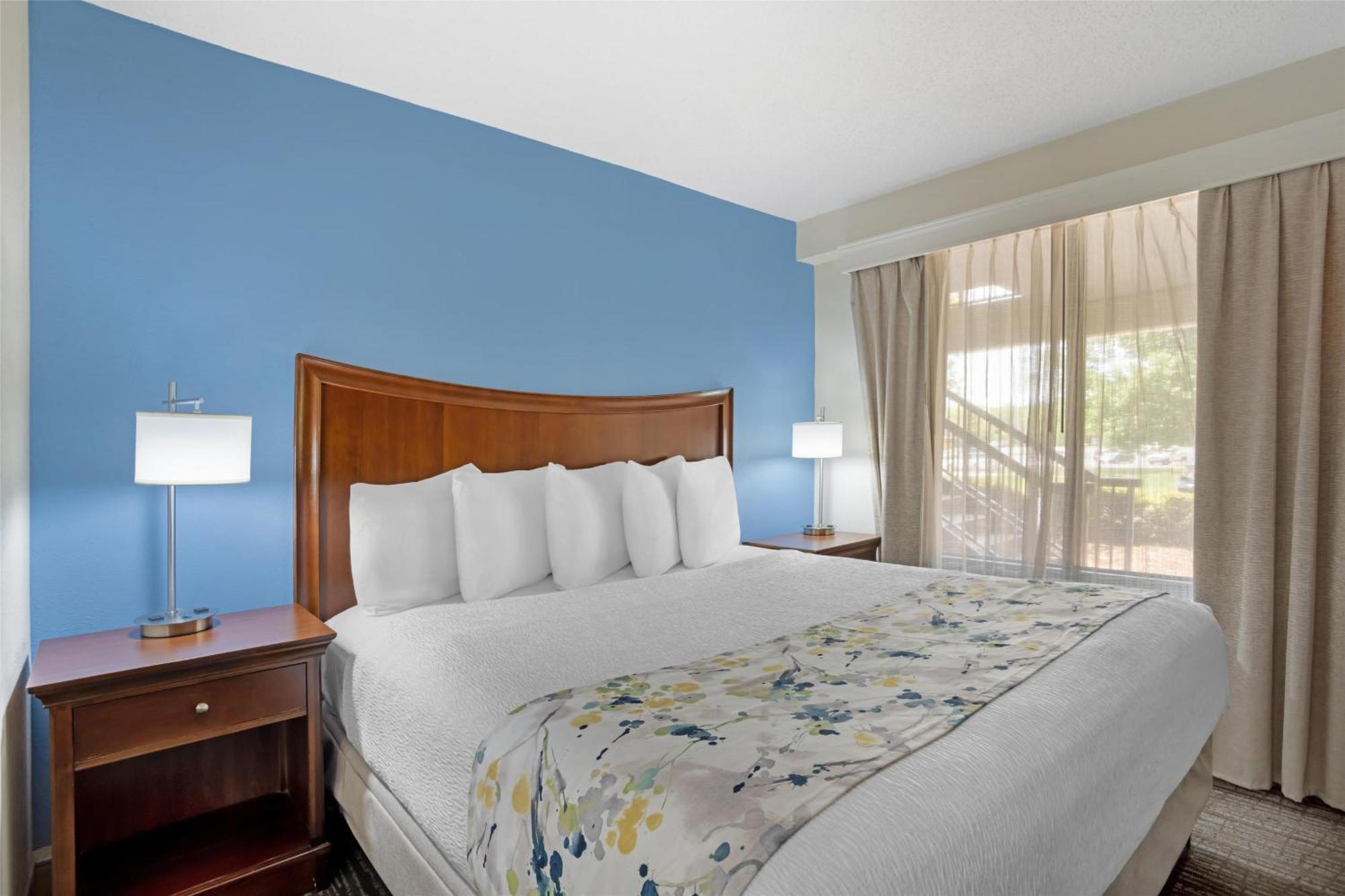 Best Western Inn & Suites Монро Екстериор снимка