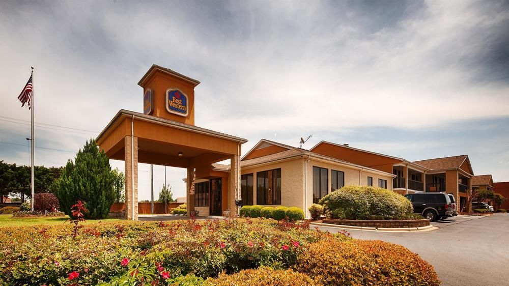 Best Western Inn & Suites Монро Екстериор снимка